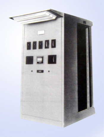 KGT系列-侧开门带附接控制台柜式仪表盘